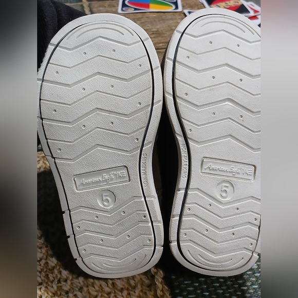 American Eagle Outfitters Kids Brown Sneakers with Navy Laces - Picture 7 of 7
